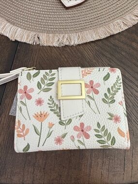 Source Unknown White Floral Wallet with Gold Buckle